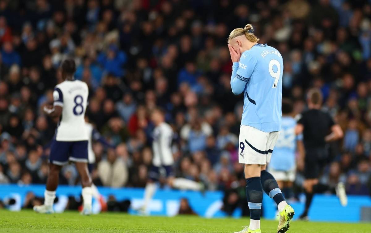 开云平台-包含尤文图斯后防线频现失误,球队遭遇连败的词条