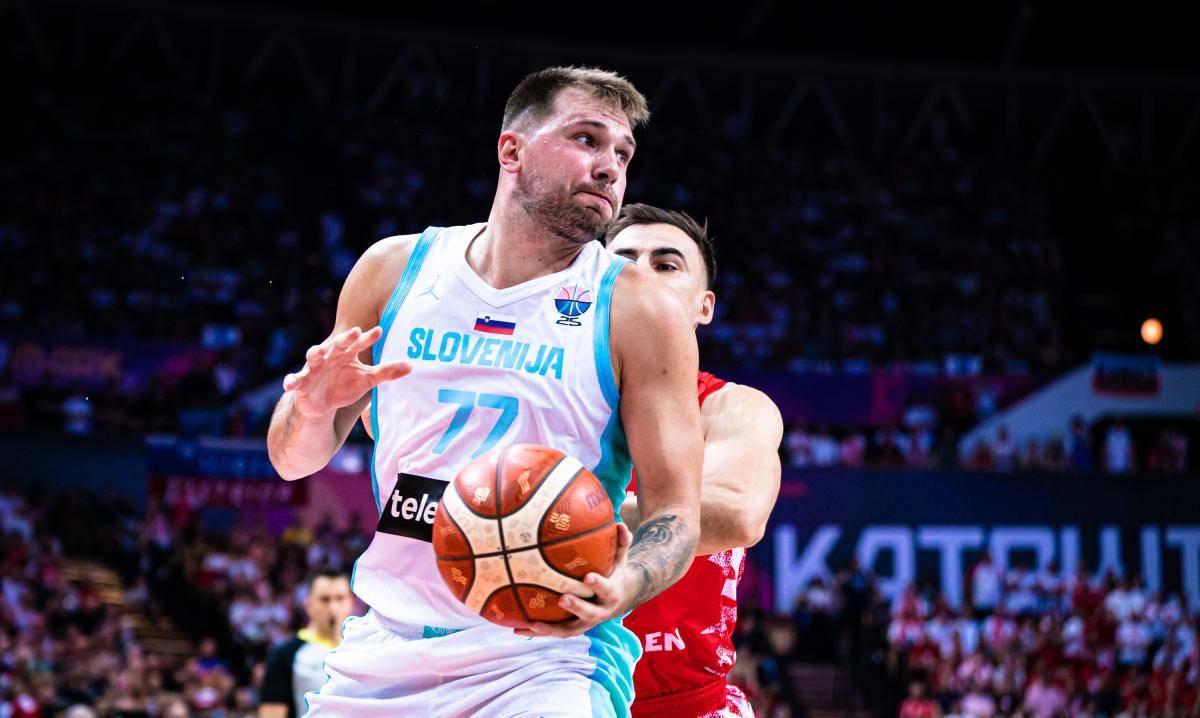 斯洛文尼亚队憾负冰岛,小组赛垫底无缘晋级 斯洛文尼亚队憾负冰岛,小组赛垫底无缘晋级