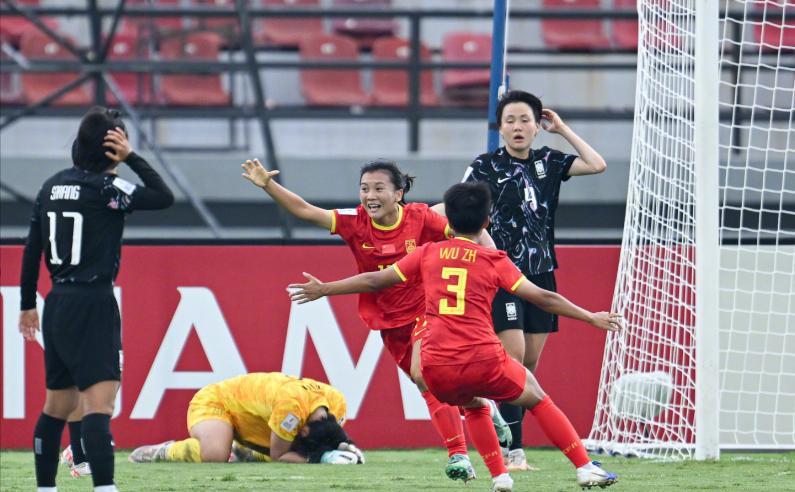 中国女足顽强对抗，战胜强劲对手