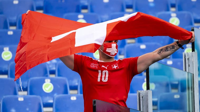 日本队险胜法国队,奥恰洛夫刷新纪录 日本队险胜法国队,奥恰洛夫刷新纪录