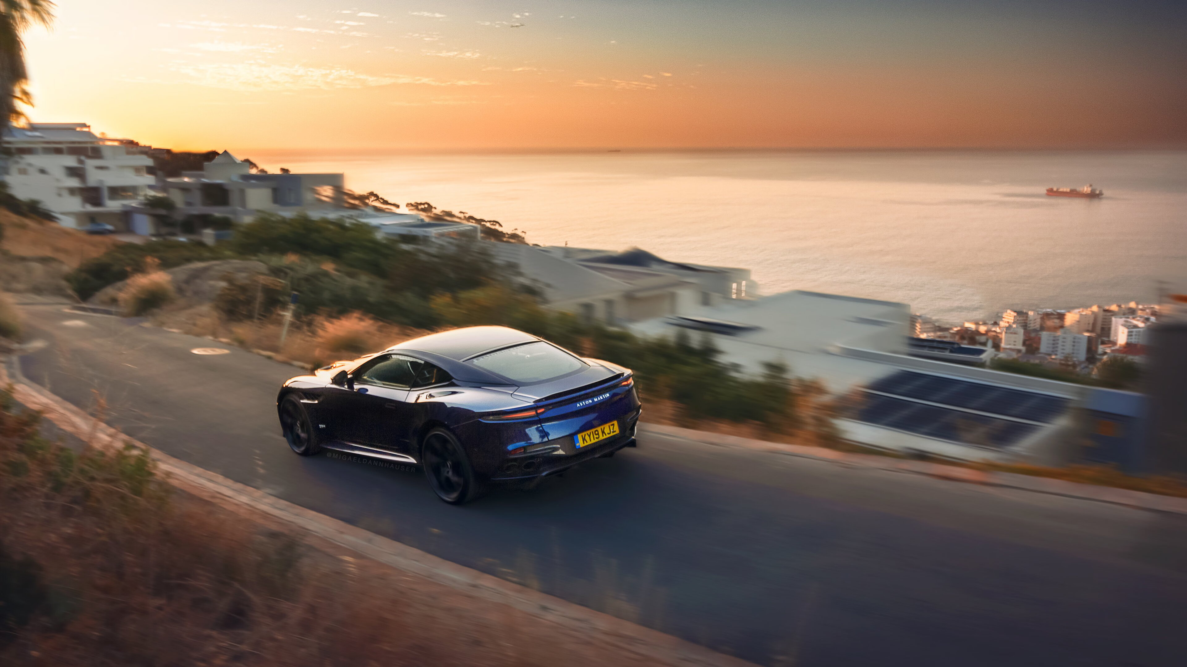 开云体育官网-76人内线筑起叹息之墙，恩比德70分18篮板的史诗之夜，让汽车城陷入沉寂