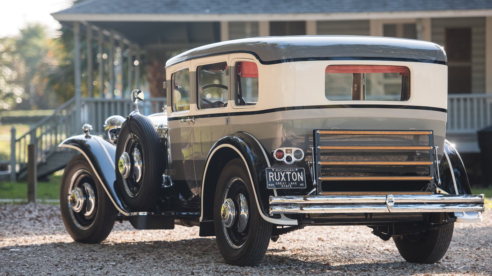 开云-孤胆英雄与终极绝杀，约基奇50+三双神迹不敌太阳压哨三分