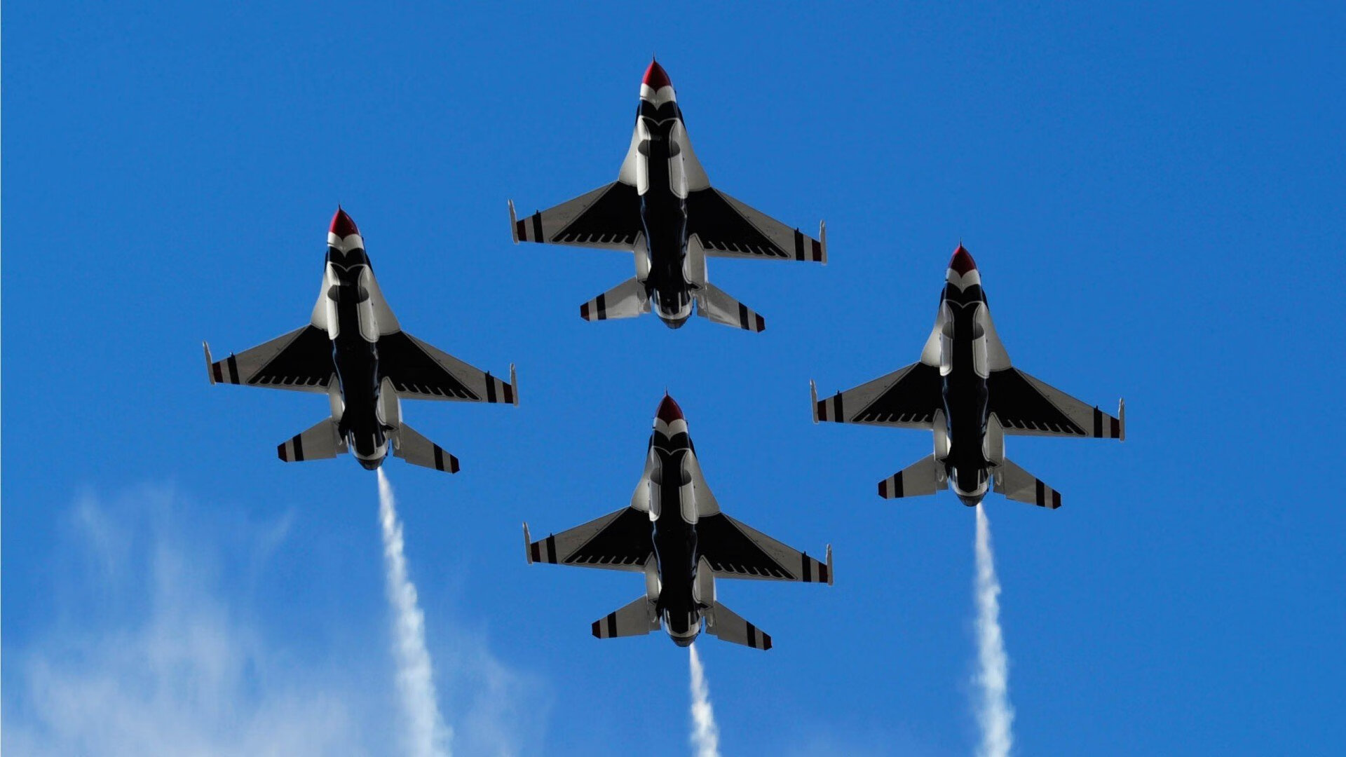 开云体育入口-爱心与炮火,德里赫特用进球为几内亚战火中的足球少年点亮希望