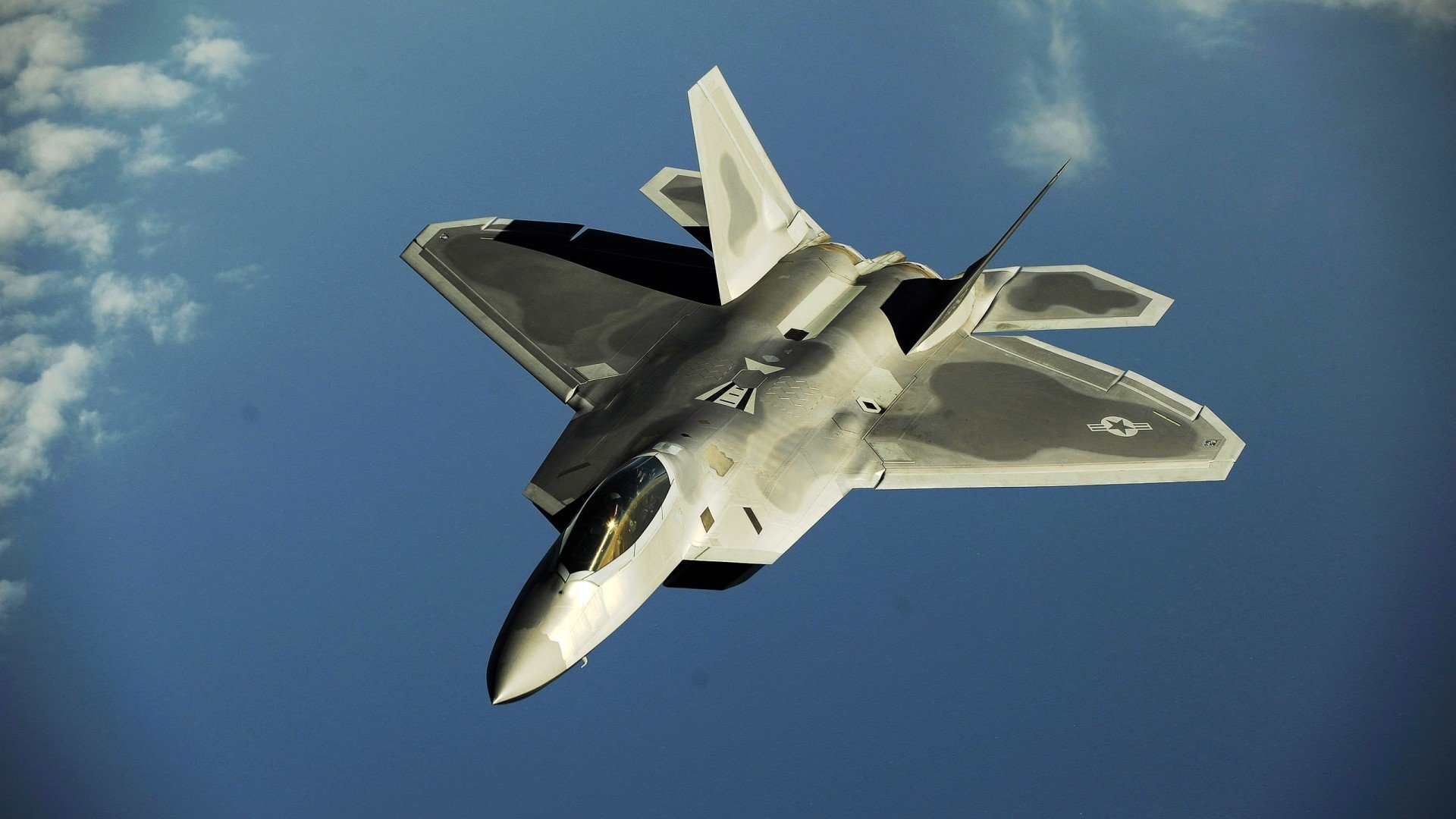 暗夜骑士，当舞台放大，伦纳德露出獠牙