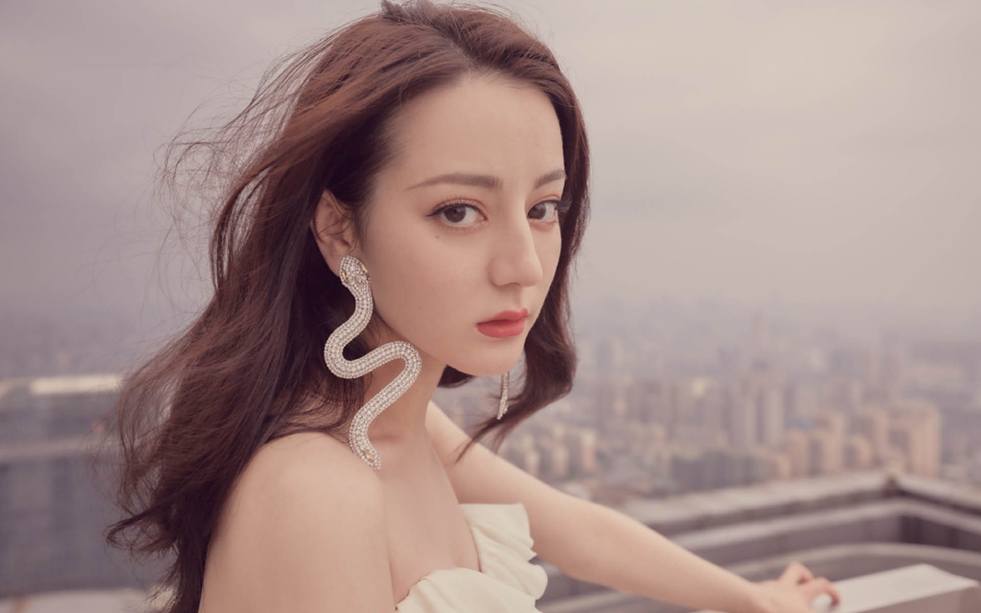 当黄蜂蛰向王冠，武切维奇如何用硬仗加冕