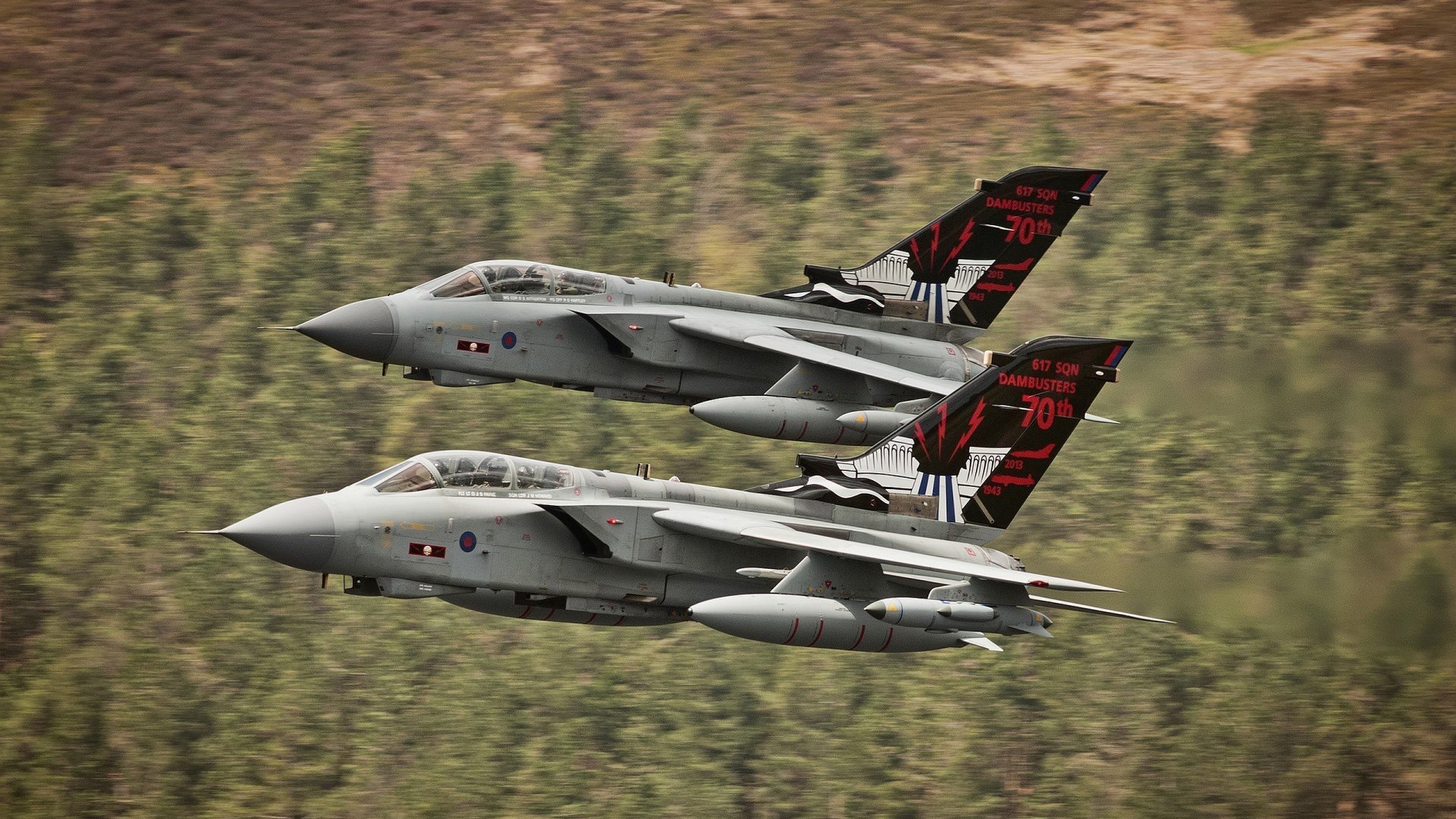 开云平台-当弯道超越遇见铁壁防守，F1年度争冠之夜与金玟哉的大场面哲学