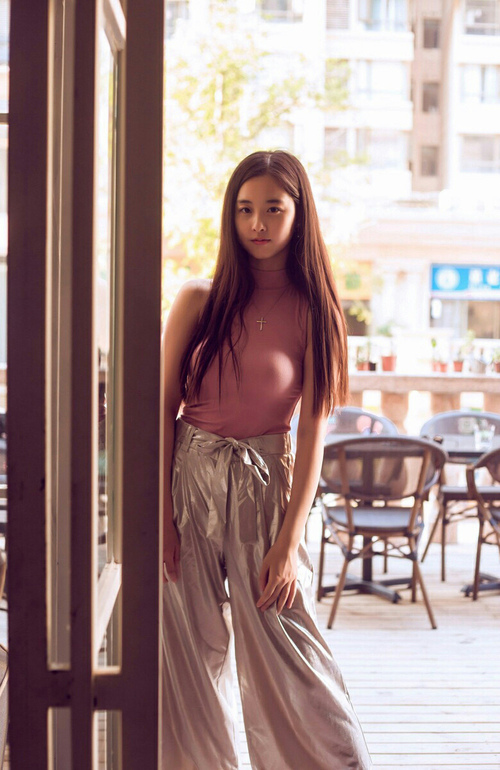 开云官网-乔治刷新纪录助76人斩落新疆队,跨联赛对决惊艳全场